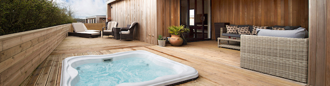 een-jacuzzi-in-de-tuin